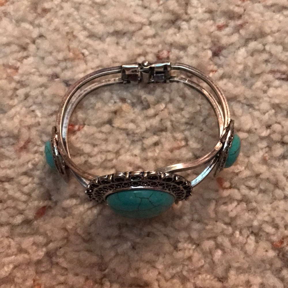 Cuff bracelet - Picture 2 of 3
